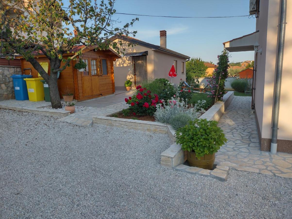 Apartmani Bernarda Poreč Exterior foto